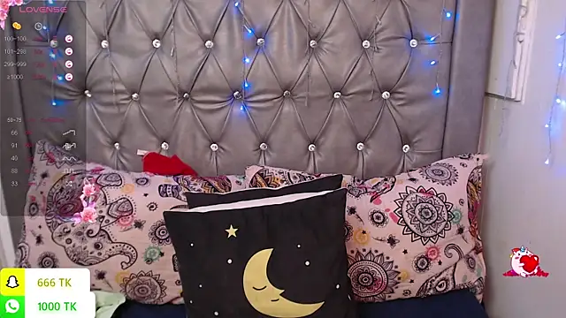 LAILAGUMMY webcam