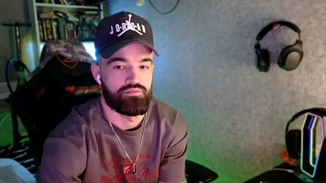 _Serious_Man webcam