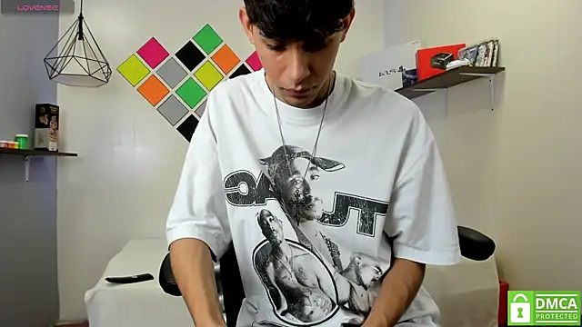 draxblade09 (M twink) - Show body+spank ass