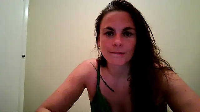 WildSweetheartXO live cam on StripChat