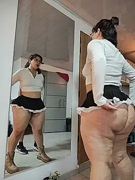 ScaraAndTomy webcam