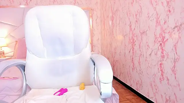 Emily_Whinfre webcam