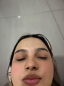 colibri_xxx (F young) - NAKED IN SECRET FAMILY