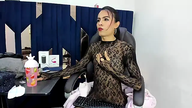 Aisha_hotts777 webcam