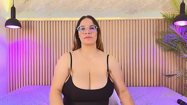 big_tits_in_your_face webcam