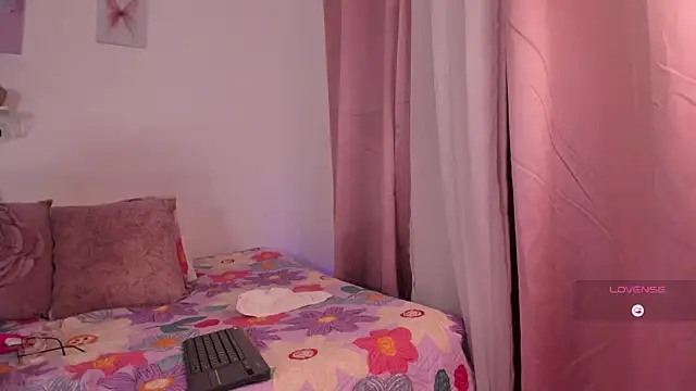 pretty_pettite webcam