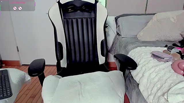 Jadeh_Williams02 webcam