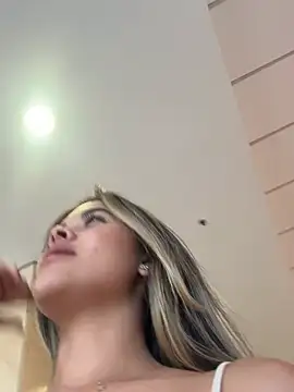 Emilia_Bakerr webcam