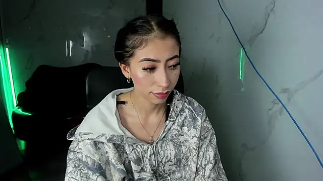 LilithCooperr_ webcam