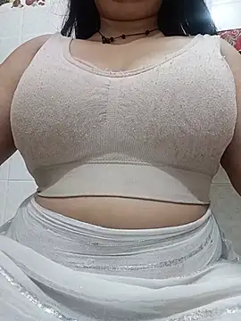 cute-mahek webcam
