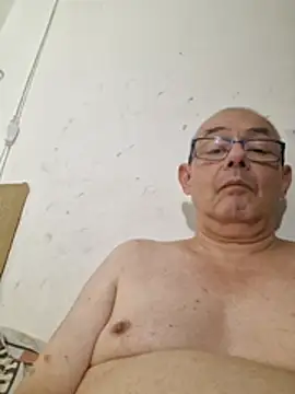 marlon92700 (M grandpa) - Dildo dans le cul
