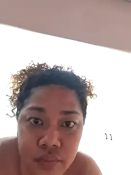 curly_tops69 webcam