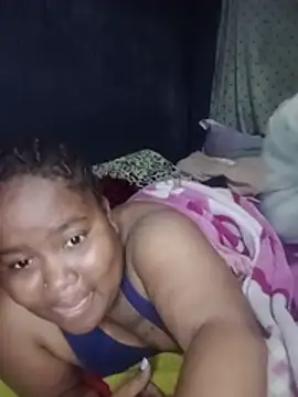 ChubbyMidgetxxx19 webcam