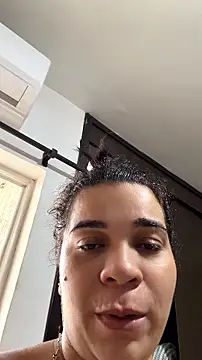 Siri_Luxx webcam