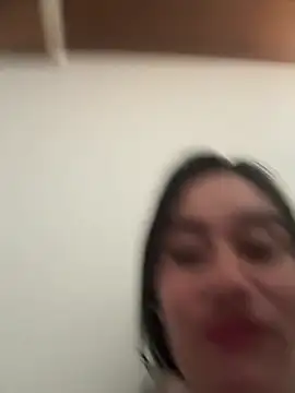 LucyBloom_ webcam