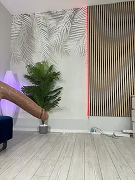 ZaraFuckDoll webcam