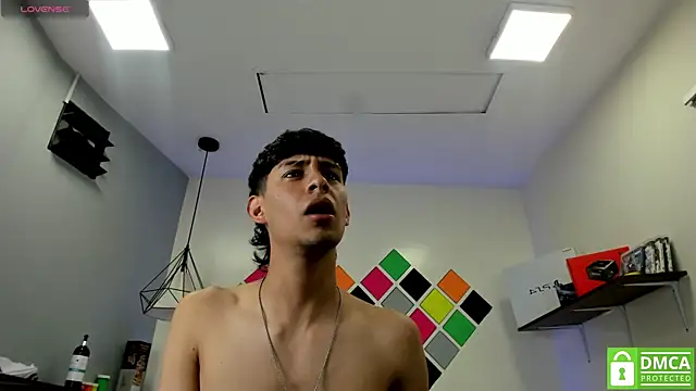 draxblade09 (M twink) - Show body+spank ass