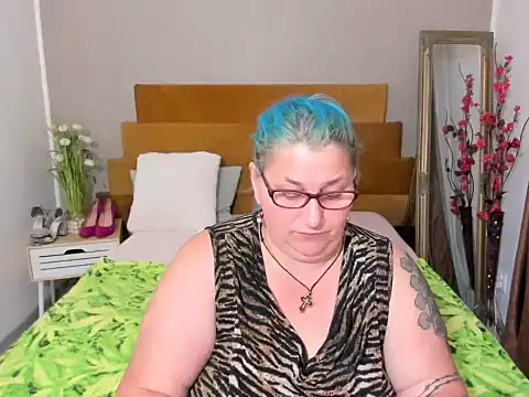 Sugarmommy_69X live cam on StripChat