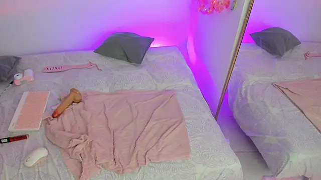 Danesacronin live cam on StripChat