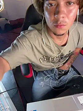 AngelLatinBoy webcam