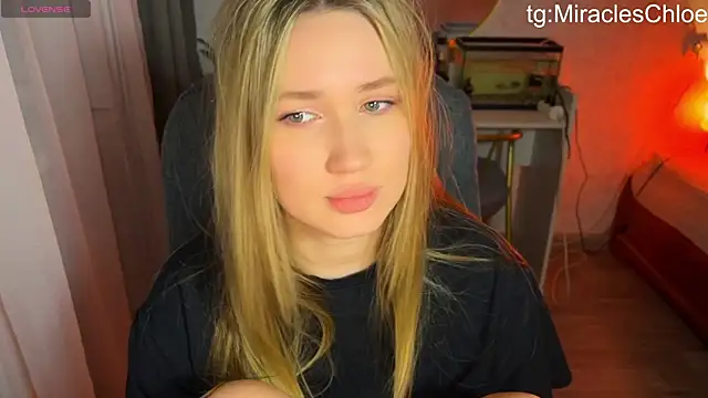 ChloeMillerMeow webcam
