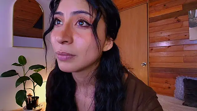 amber_curly webcam