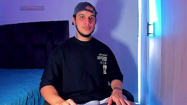 austinoficial live cam on StripChat
