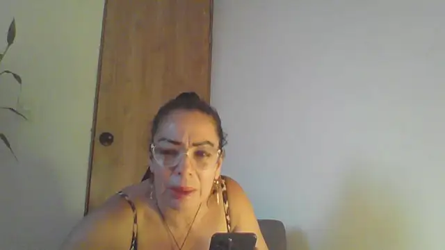 naiaratobon__ webcam