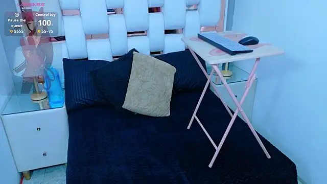Emma_Lodge webcam