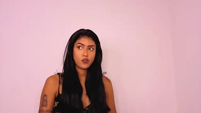 Zyrelia_Vael webcam