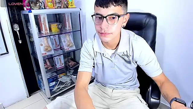Alexx_bigcockk webcam
