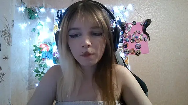 MilaTyan webcam