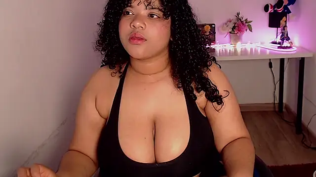 anna_curly18 webcam
