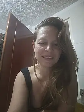 sky_sanz1 live cam on StripChat