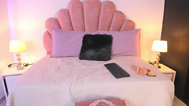 Naughty_pau webcam