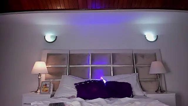 Alex_and_Mia_ webcam