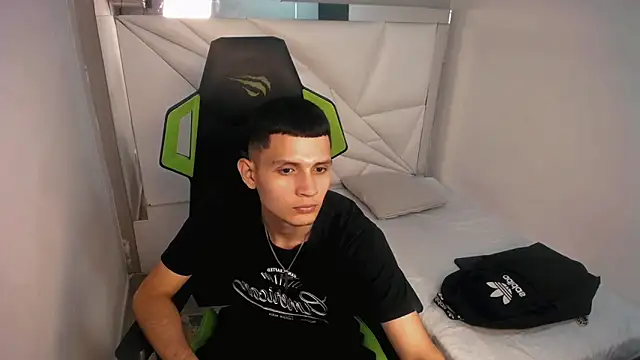 Pov_man777 webcam