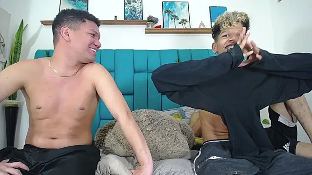 Dirty3someGuys webcam