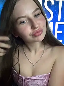 missmiasin - MissMiaSin's free webcam - UK Sex Cams