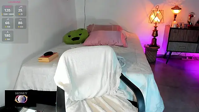 honey_mooon webcam