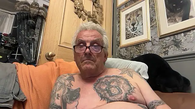 poggles live cam on StripChat