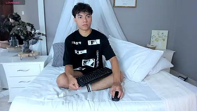 Honeymoon_sariel webcam