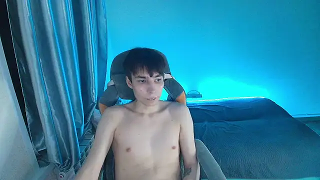 adam_kpoy webcam