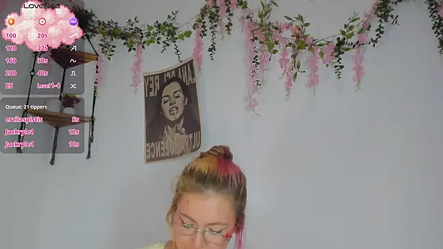 MarieTaylor_ webcam