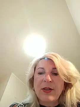 AhlyssaLove1155 webcam