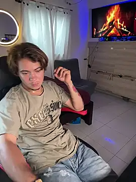 AngelLatinBoy webcam
