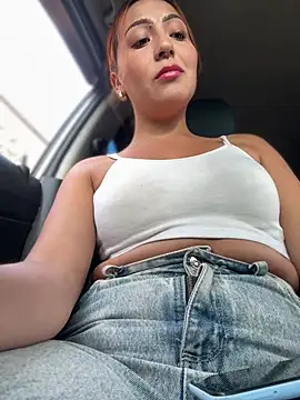 Lux_Scarlett webcam
