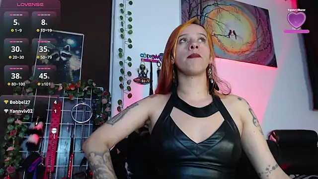 Lexxii_hot_col webcam