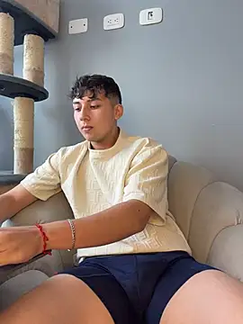 OLIVER_K live cam on StripChat
