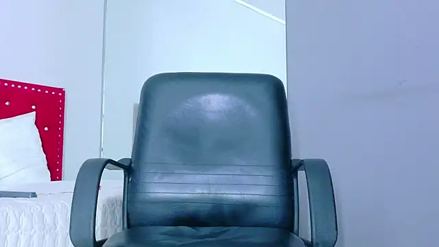 CassandraWhite webcam